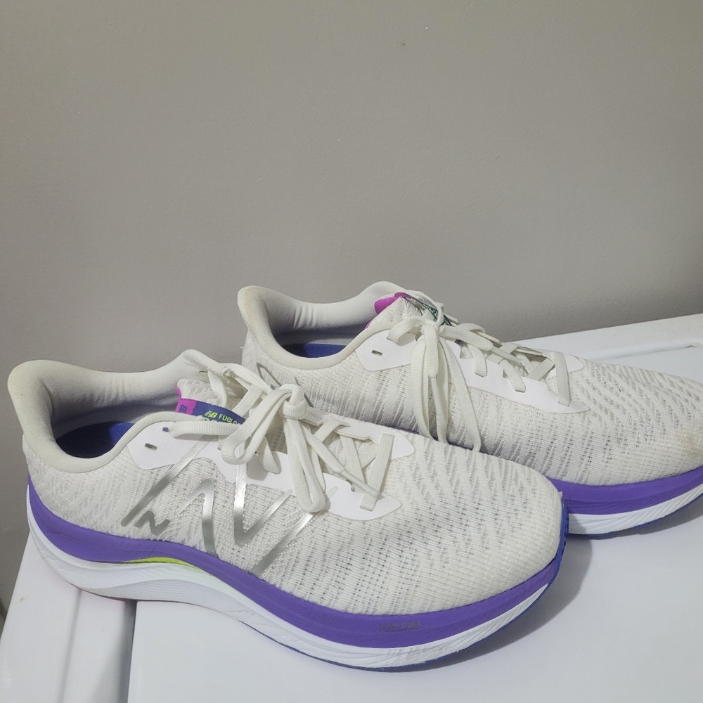 New Balance Propel Women's 10